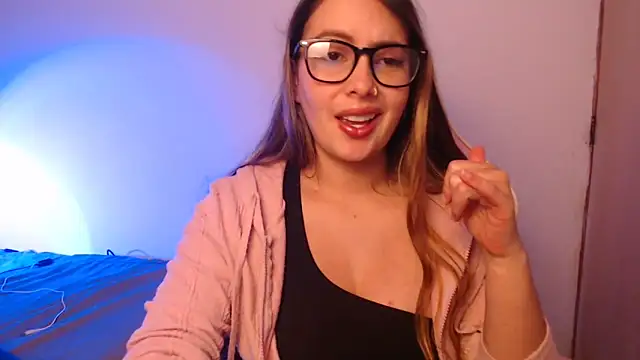 lalawhitte online show from October 20, 9:04 pm