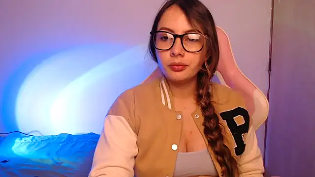 lalawhitte online show from November 1, 2:11 pm