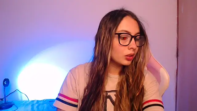 lalawhitte online show from October 28, 9:25 pm