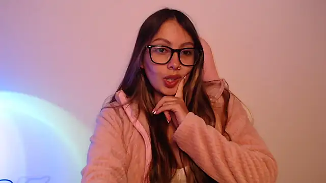 lalawhitte online show from November 26, 9:26 pm