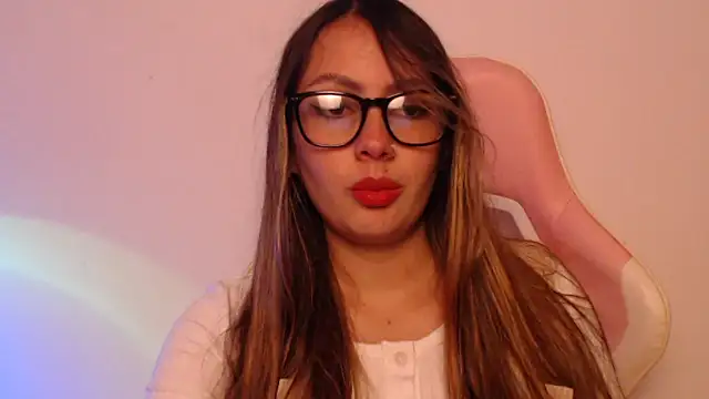 lalawhitte online show from November 24, 9:26 pm