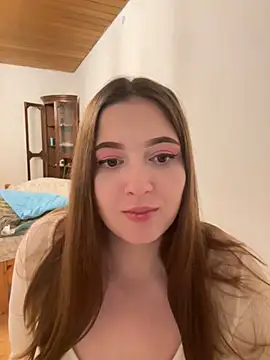 Kamilla Loop online show from January 25, 9:25 pm