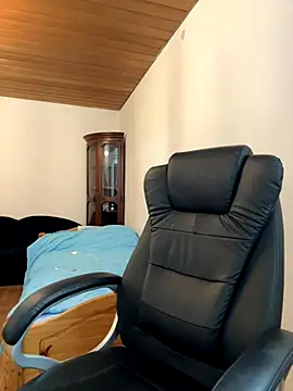 Kamilla Loop online show from December 3, 9:47 pm