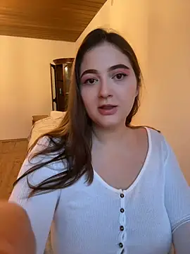 Kamilla Loop online show from January 11, 3:31 pm