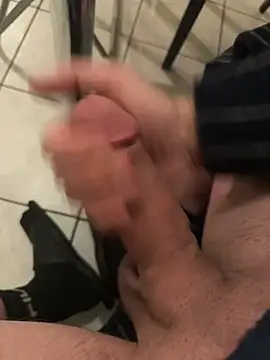 train2whor3 online show from February 2, 4:05 am