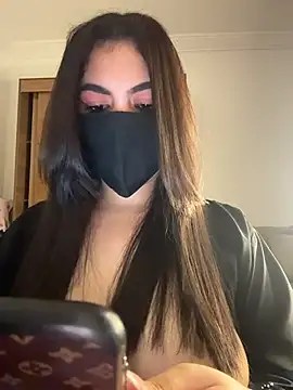 Hot-Sarah-arab online show from February 18, 9:00 pm