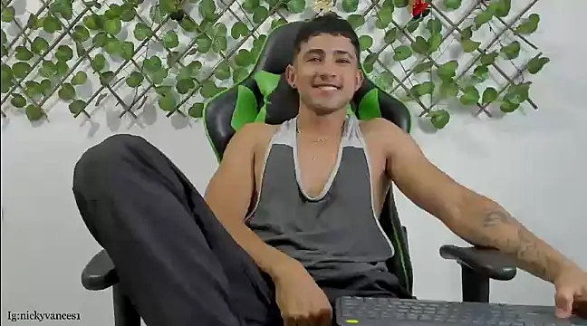 Snapshot of nicky_vances chatting on December 9, 8:12 pm nicky vances online show from December 9, 8:12 pm