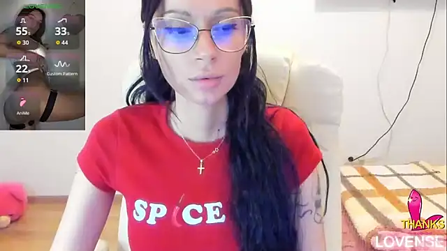 kissnicol32 online show from May 7, 3:59 pm