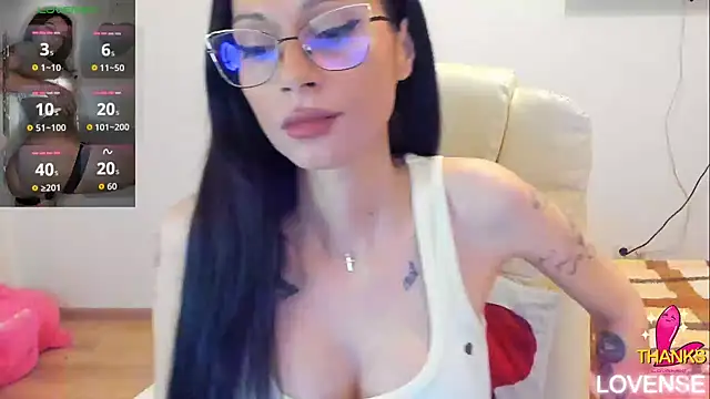 kissnicol32 online show from April 4, 4:46 pm