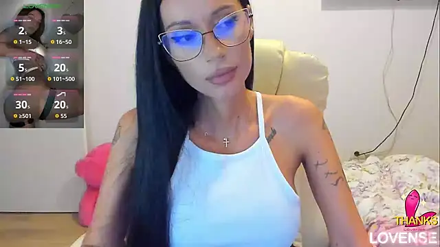 Snapshot of kissnicol32 chatting on July 10, 3:23 pm kissnicol32 online show from July 10, 3:23 pm