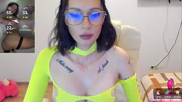 kissnicol32 online show from March 14, 4:13 pm