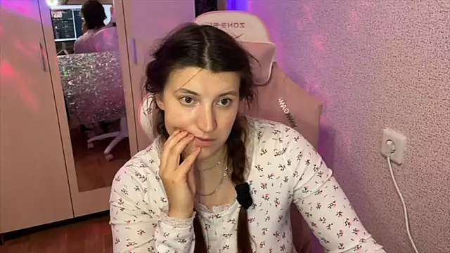 Katrin  kiss online show from February 4, 6:36 pm