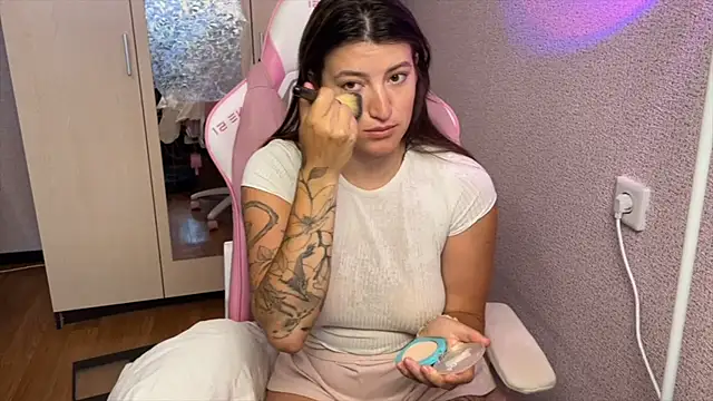 Katrin  kiss online show from June 23, 7:39 am