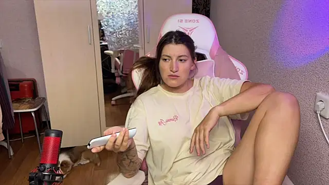 Katrin  kiss online show from July 19, 6:04 pm