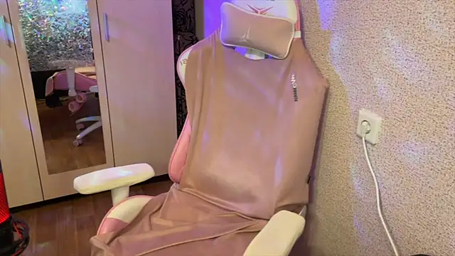 Katrin  kiss online show from February 9, 5:33 pm