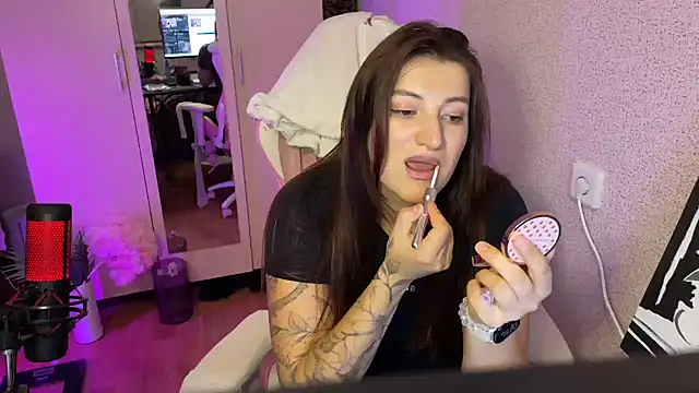 Katrin  kiss online show from November 3, 3:15 pm