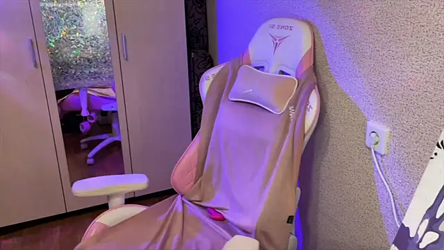 Katrin  kiss online show from April 5, 10:38 pm