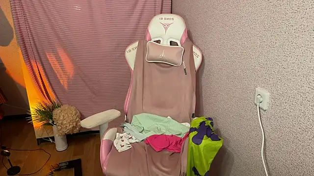 Katrin  kiss online show from December 4, 7:02 pm