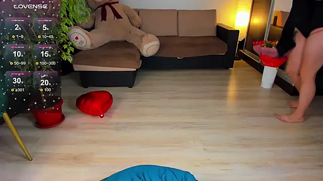 Carolina bby online show from September 19, 7:40 pm