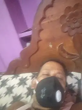 Snapshot of ind_hero chatting on December 18, 5:39 pm ind hero online show from December 18, 5:39 pm