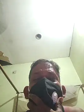 Snapshot of ind_hero chatting on October 8, 9:26 pm ind hero online show from October 8, 9:26 pm