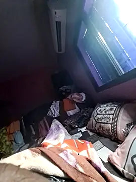 Snapshot of ind_hero chatting on October 8, 9:22 am ind hero online show from October 8, 9:22 am