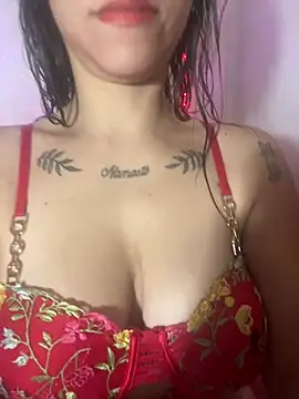 Snapshot of melisabunnny chatting on December 22, 12:16 pm melisabunnny online show from December 22, 12:16 pm