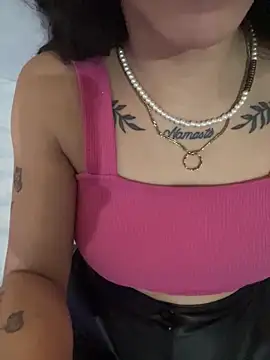 melisabunnny online show from December 21, 6:37 am