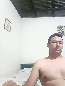 Snapshot of walwan85 chatting on December 4, 10:14 am walwan85 online show from December 4, 10:14 am