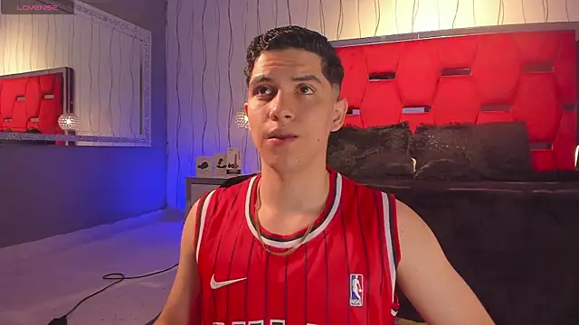 Snapshot of Brat_ chatting on December 14, 2:33 pm Brat online show from December 14, 2:33 pm