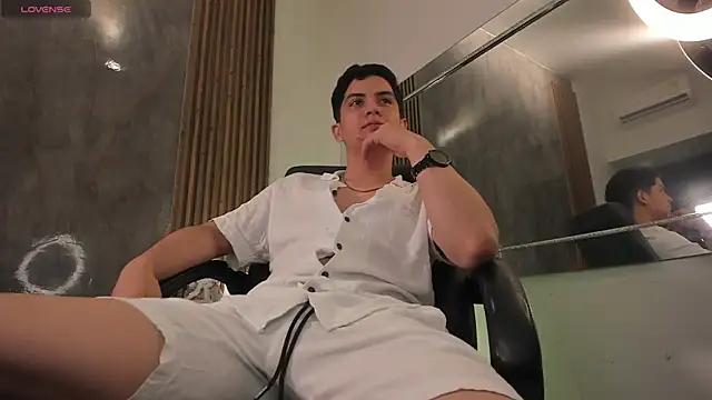 Snapshot of Brat_ chatting on December 1, 4:02 am Brat online show from December 1, 4:02 am