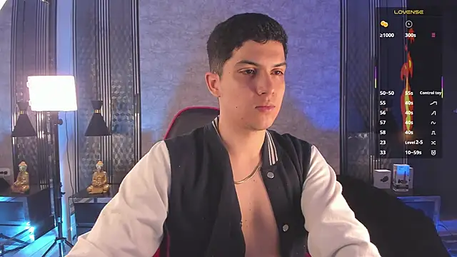 Snapshot of Brat_ chatting on November 9, 8:24 pm Brat online show from November 9, 8:24 pm