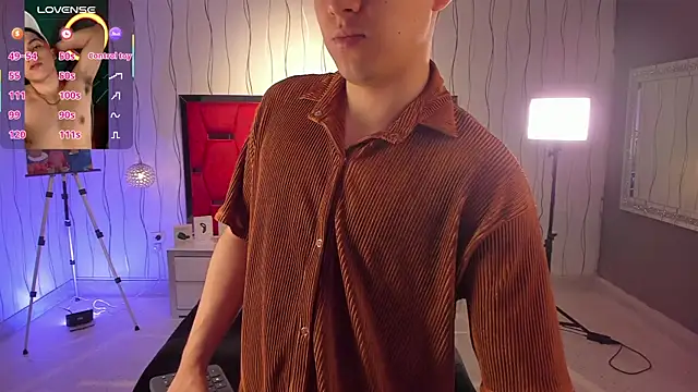 Brat  online show from December 17, 8:03 pm