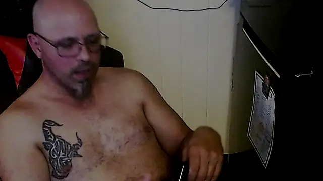 Snapshot of KrazyLegz chatting on October 19, 2:03 am KrazyLegz online show from October 19, 2:03 am