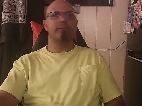 Snapshot of KrazyLegz chatting on September 15, 8:53 pm KrazyLegz online show from September 15, 8:53 pm