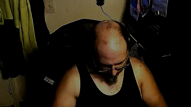 Snapshot of KrazyLegz chatting on November 27, 3:07 am KrazyLegz online show from November 27, 3:07 am