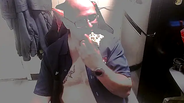 Snapshot of KrazyLegz chatting on October 7, 9:49 pm KrazyLegz online show from October 7, 9:49 pm