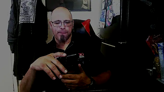 Snapshot of KrazyLegz chatting on September 29, 8:58 pm KrazyLegz online show from September 29, 8:58 pm