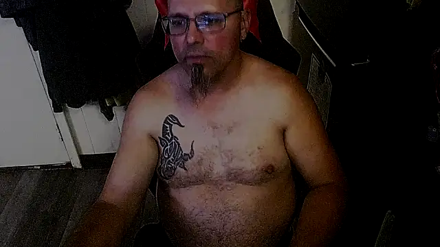 Snapshot of KrazyLegz chatting on October 14, 11:04 pm KrazyLegz online show from October 14, 11:04 pm