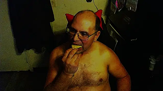 KrazyLegz online show from December 22, 6:24 am