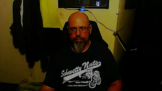 Snapshot of KrazyLegz chatting on December 23, 7:09 pm KrazyLegz online show from December 23, 7:09 pm