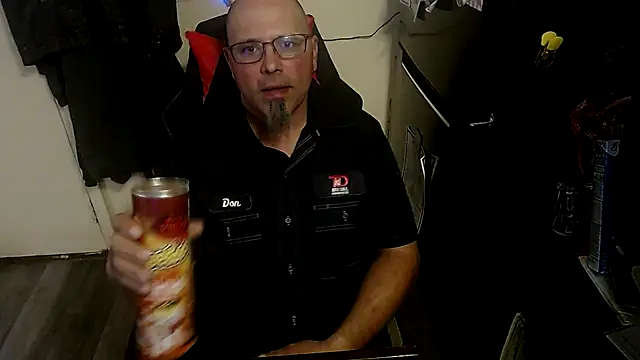 Snapshot of KrazyLegz chatting on October 21, 10:53 pm KrazyLegz online show from October 21, 10:53 pm