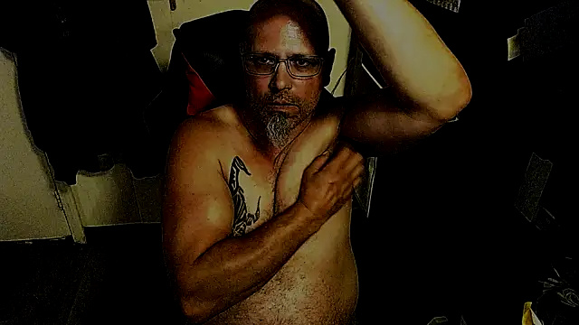 Snapshot of KrazyLegz chatting on June 20, 3:00 am KrazyLegz online show from June 20, 3:00 am