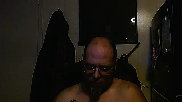 Snapshot of KrazyLegz chatting on November 17, 8:51 am KrazyLegz online show from November 17, 8:51 am