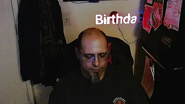 Snapshot of KrazyLegz chatting on November 17, 8:57 pm KrazyLegz online show from November 17, 8:57 pm