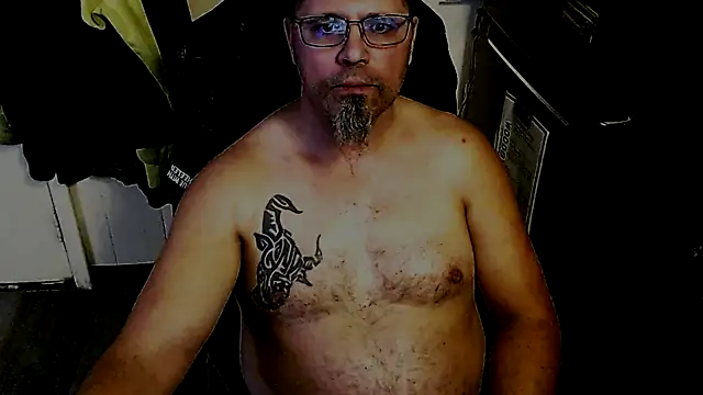 Snapshot of KrazyLegz chatting on November 21, 11:37 pm KrazyLegz online show from November 21, 11:37 pm