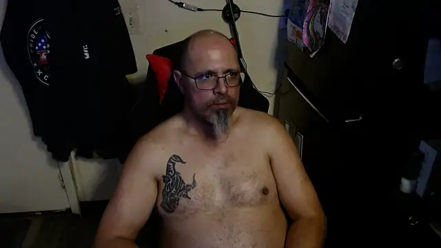 Snapshot of KrazyLegz chatting on April 1, 10:50 pm KrazyLegz online show from April 1, 10:50 pm