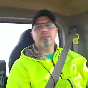 Snapshot of KrazyLegz chatting on October 25, 1:56 pm KrazyLegz online show from October 25, 1:56 pm