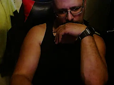 Snapshot of KrazyLegz chatting on January 4, 11:06 pm KrazyLegz online show from January 4, 11:06 pm