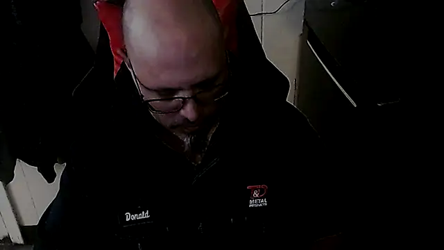 Snapshot of KrazyLegz chatting on October 9, 10:21 pm KrazyLegz online show from October 9, 10:21 pm